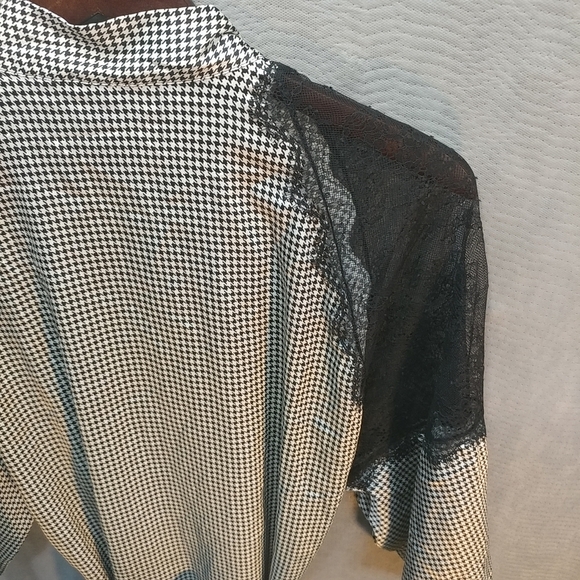 Victorias Secret Open Doily Shoulder Rayon Cardiga - Picture 7 of 8